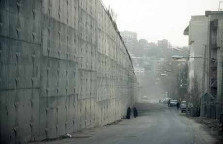 Eine Außenmauer des berüchtigten Evin-Gefängnisses in Teheran, der Hauptstadt des Iran. © picture-alliance / dpa
