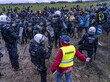 Gewalttätige Auseinandersetzungen zwischen Tausenden Demonstrierenden und der Polizei, nach einer Demo gegen den Abriss des Braunkohle Dorfs Lützerath.