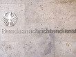 Schriftzug "Bundesnachrichtendienst" am BND-Gebäude