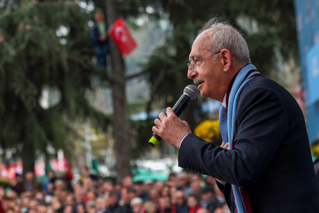 Parlaments- und Präsidentschaftswahl Kandidat Kilicdaroglu hält eine Rede vor Menschen in der Türkei