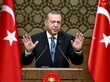 Der türkische Präsident hält eine Rede.