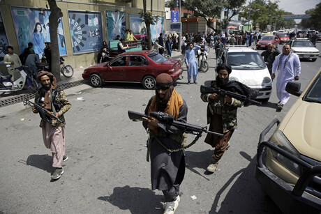 Taliban-Kämpfer in Kabul im August 2021, unmittelbar nach ihrer Machtübernahme. © picture alliance / Associated Press / Rahmat Gul